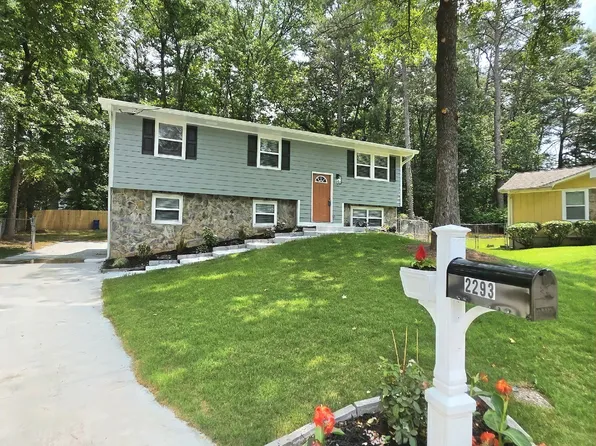 2293 Cherokee Valley Dr, Lithonia, GA 30058