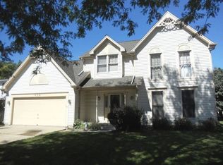 636 Shenandoah Trl, Elgin, IL 60123
