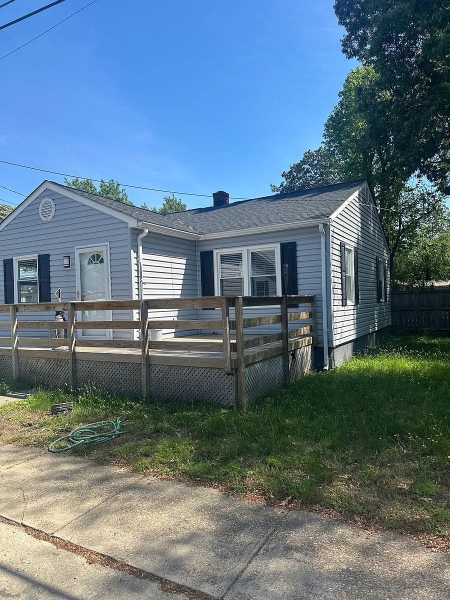 Building Photo - 208 Franklin St