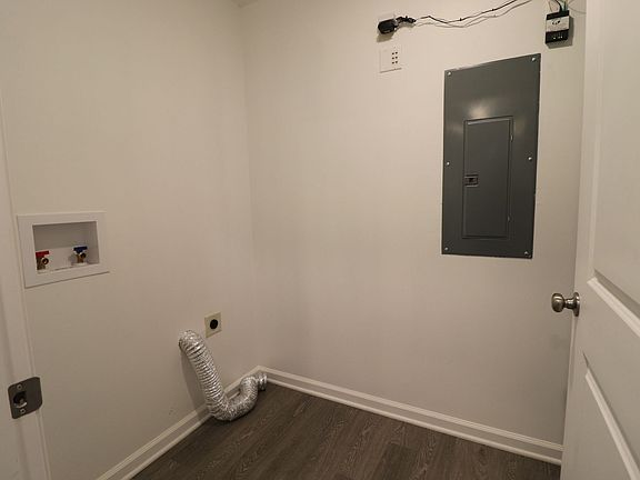 3rd image of 1409 W Spruce Way #84B744148