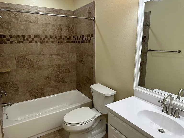 210 Foxwood Dr — Photo 21