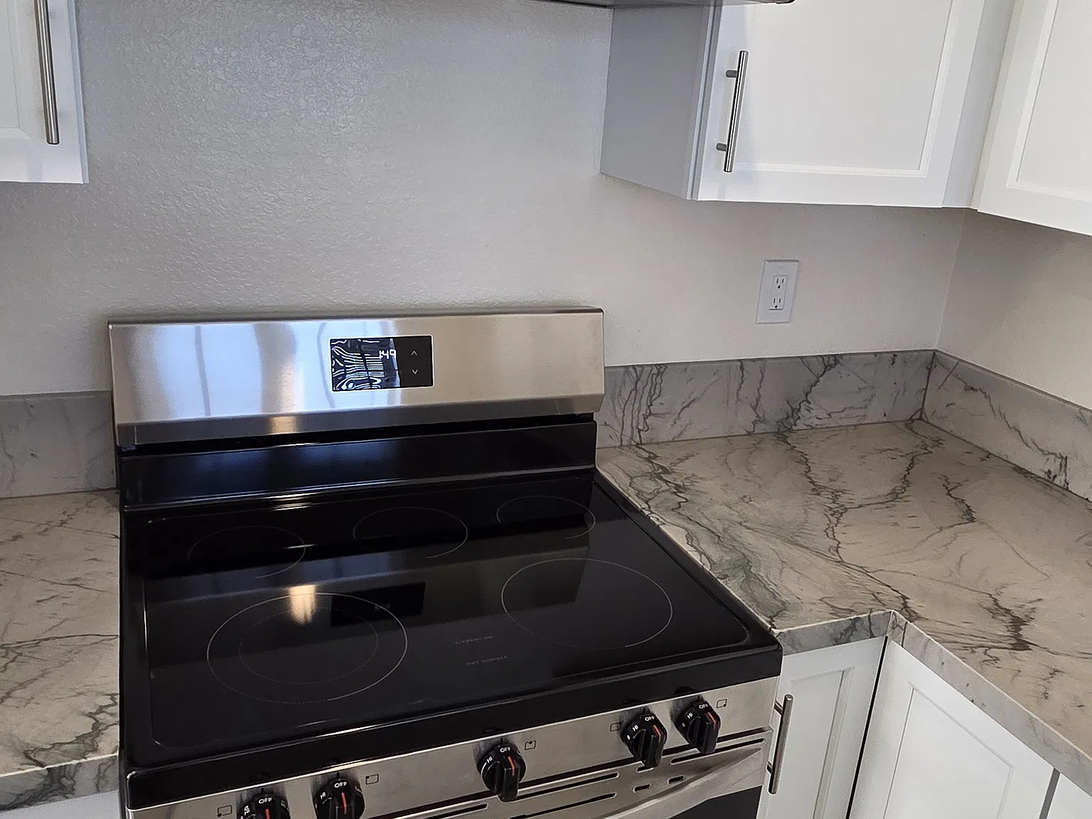 2 bed, 1000 sqft, $3,500 — Photo 2
