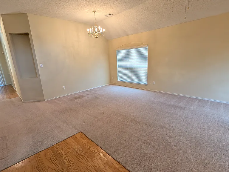 817 Snapdragon Ln — Photo 9