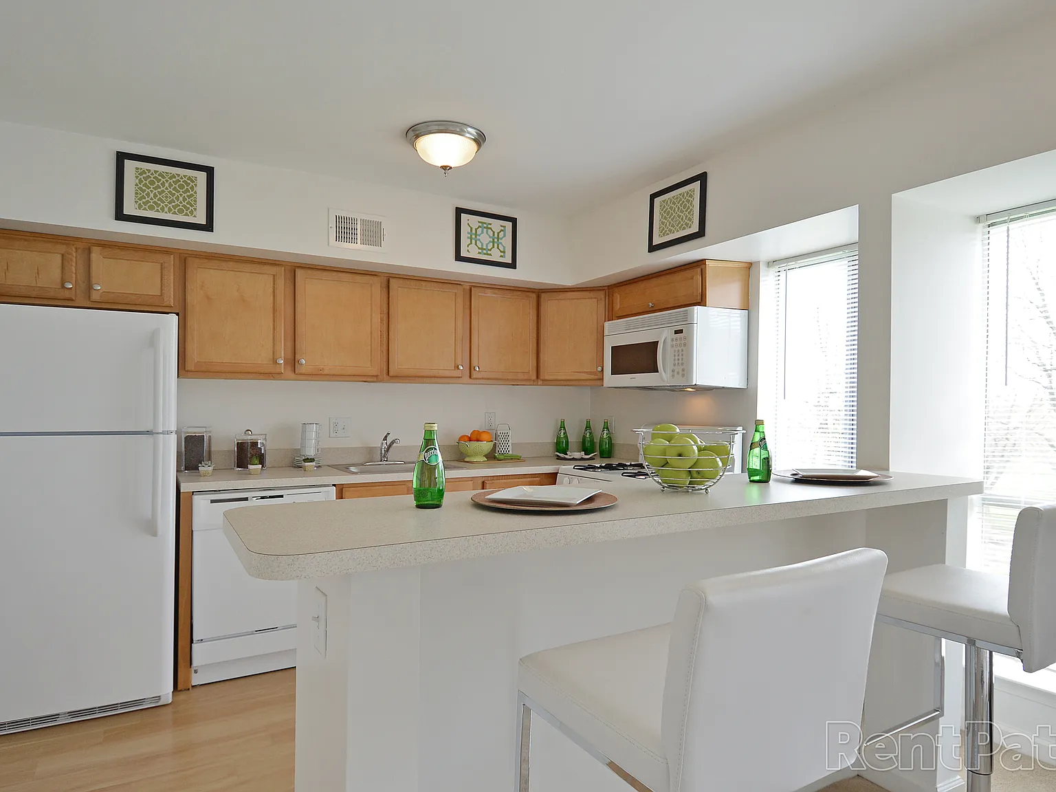 Cavalier Country Club Apartments — Photo 2