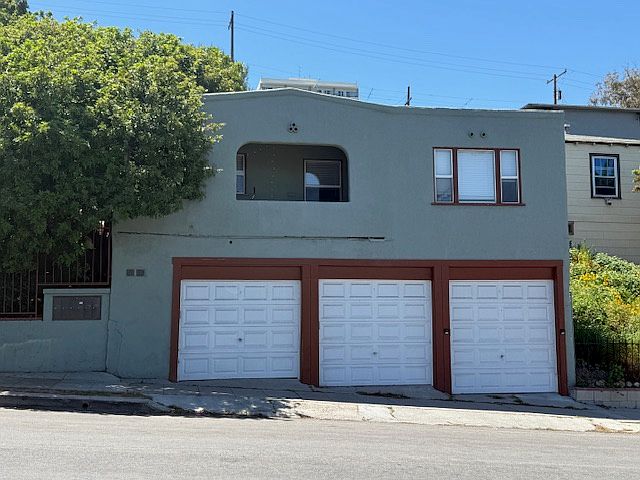 Attached Garage