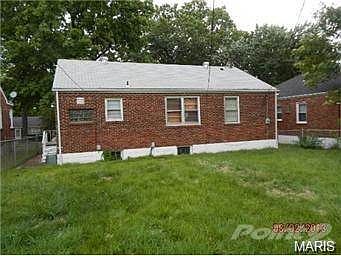 2nd image of 916 Fontaine Pl