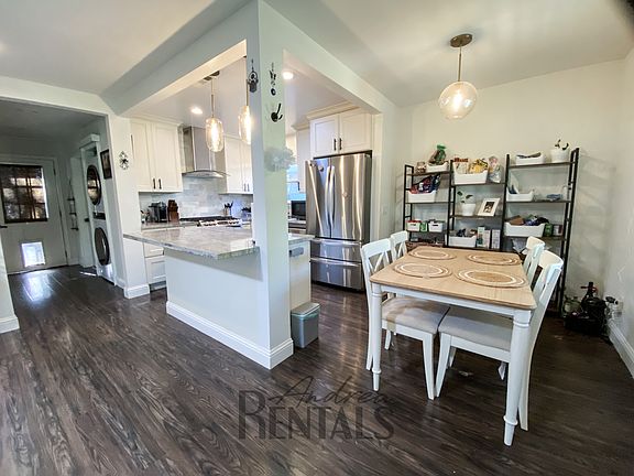 5th image of 3884 Delmont Ave