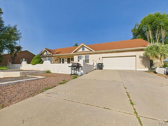 2nd image of 5843 Fort Garland St