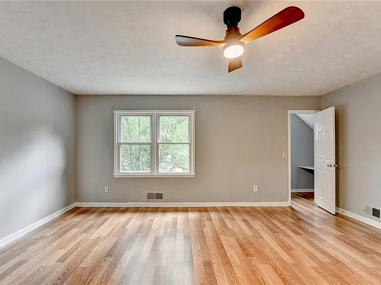 1181 Izod Ct — Photo 23