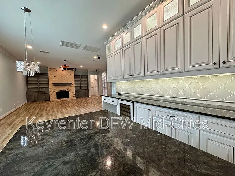 2417 Creekside Cir S — Photo 25
