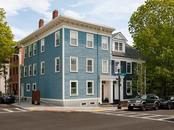209 Bunker Hill St #1, Charlestown, MA 02129