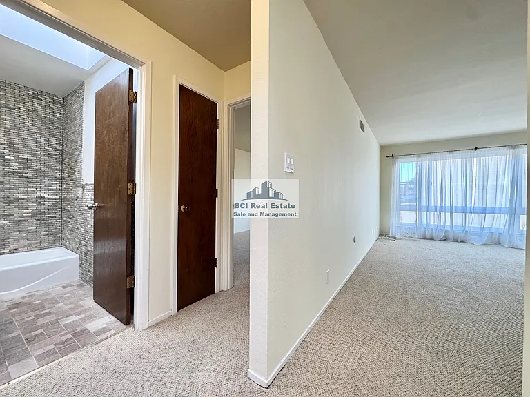 1345 Chestnut St #4 — Photo 5