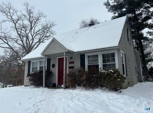 53 Lynwood Dr, Willimantic, CT 06226