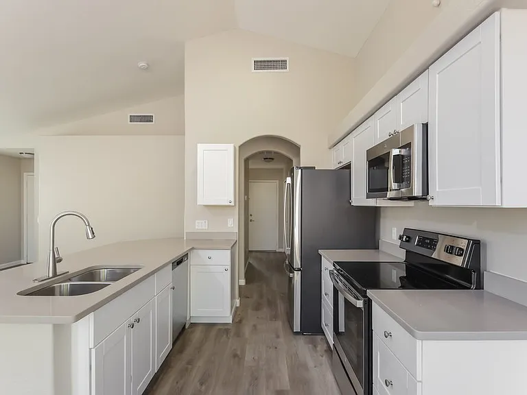 8338 W Bluefield Ave — Photo 5