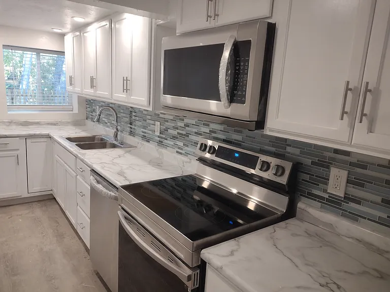 2331 Teller St — Photo 5