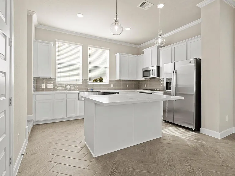 3206 La Rambla Dr — Photo 3