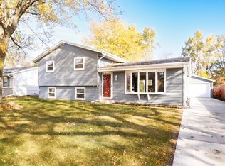 2310 Wellington Dr, West Bend, WI 53090