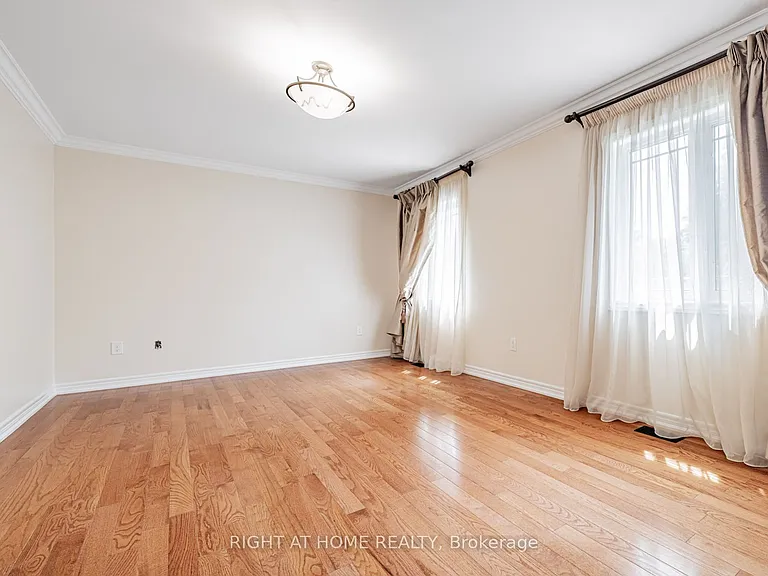 67 Timna Cres — Photo 21