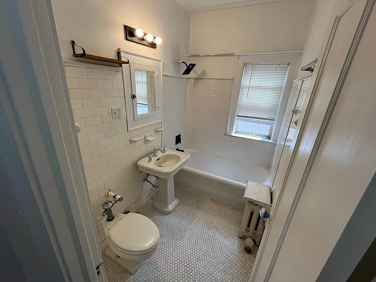 2440 Overlook Rd — Photo 18