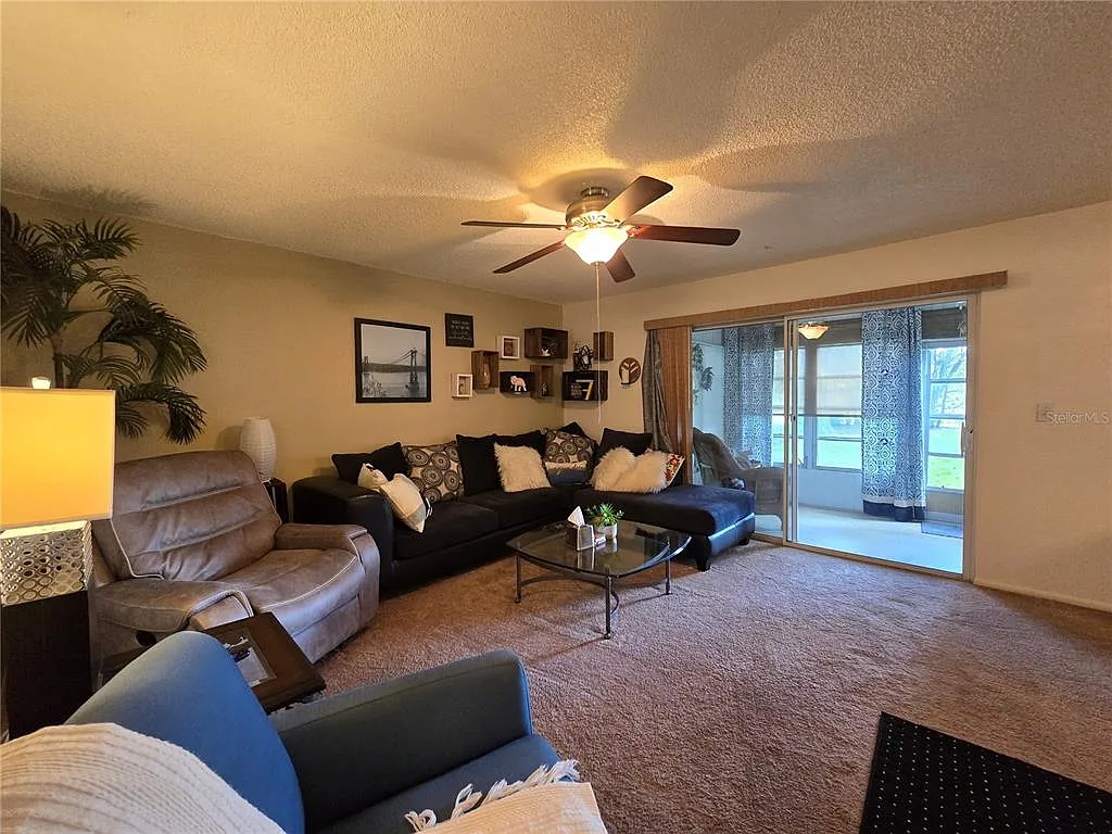 2 bed, 1.5 bath, 1054 sqft, $1,500 — Photo 4