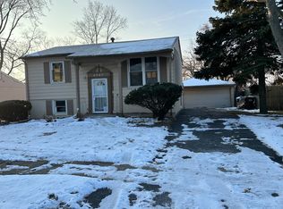 4247 Greenbrier Ln, Richton Park, IL 60471