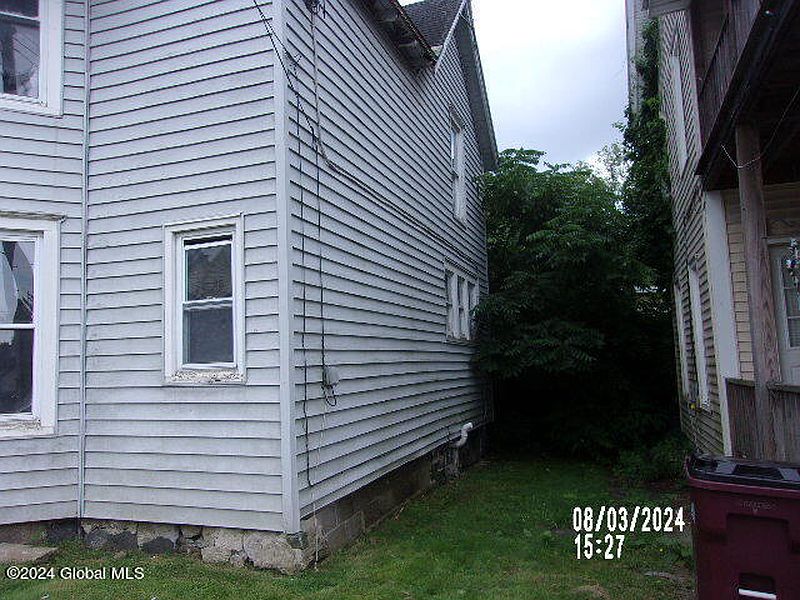 5th image of 24 Oakland Avenue