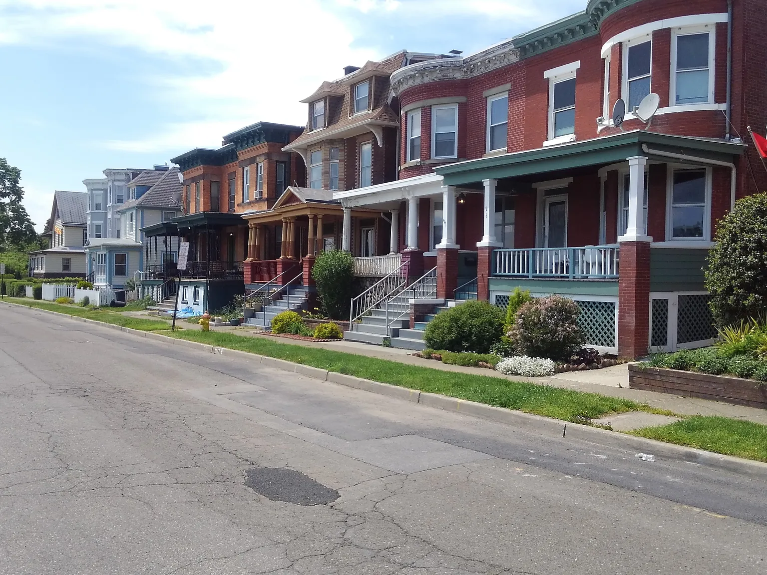 1 bed, 950 sqft, $1,900 — Photo 3