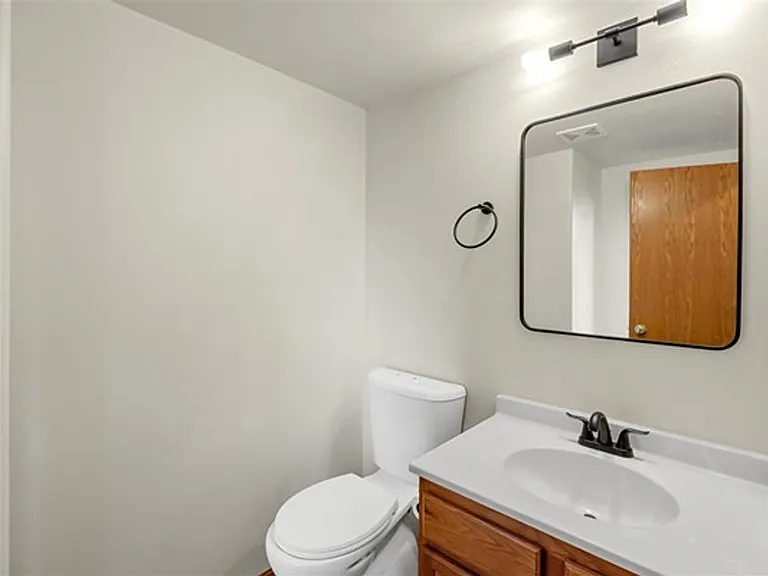 216 Camden Rd — Photo 15