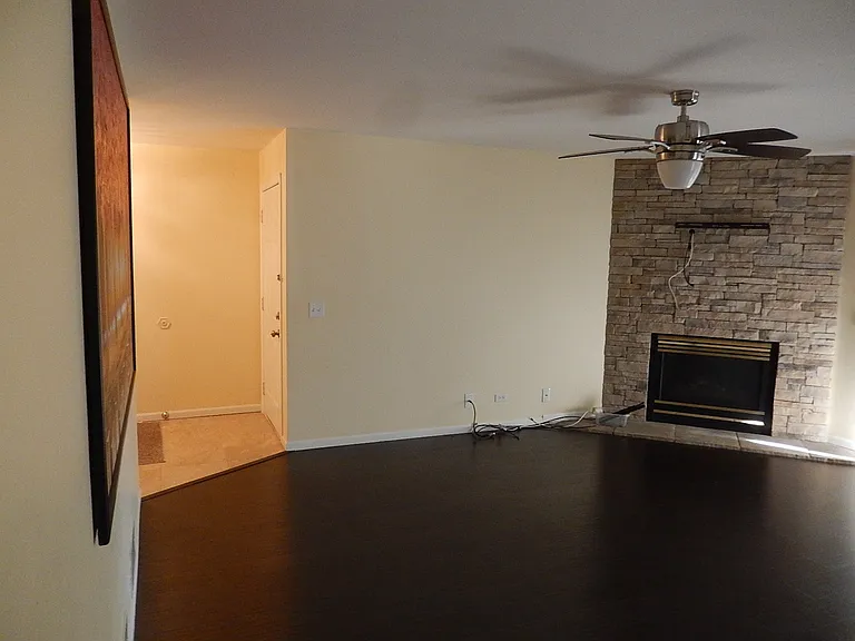 375 Woodridge Cir #F — Photo 9
