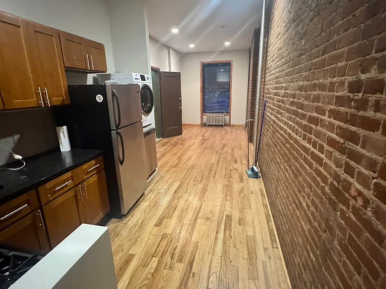 435 E 114th St #1W — Photo 5