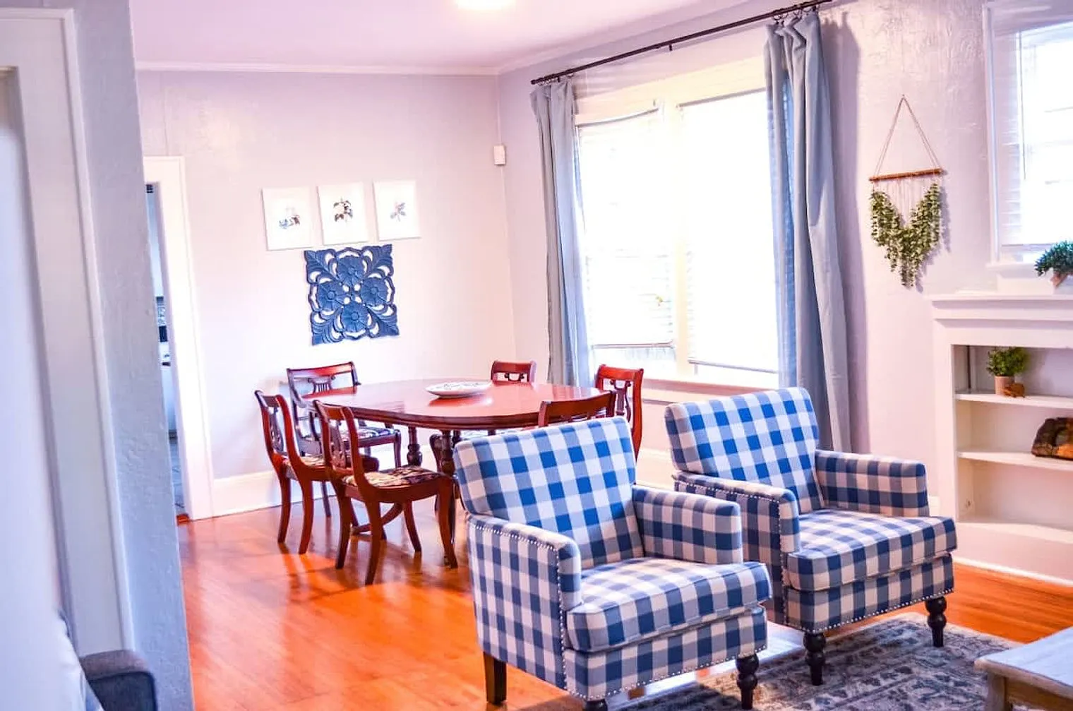 3 bed, 1.0 bath, 1399 sqft, $2,490 — Photo 3