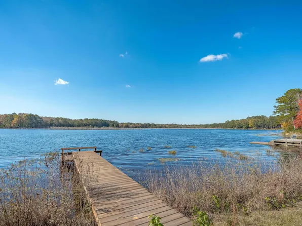105 Dogwood Shores Ln, Eastover, SC 29044