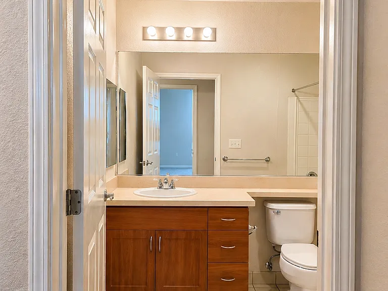 1121 40th St #4401 — Photo 14