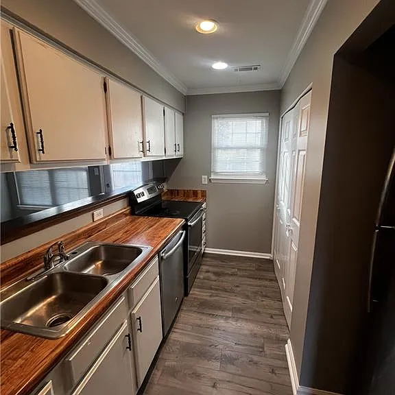 5220 Afton Way SE — Photo 6