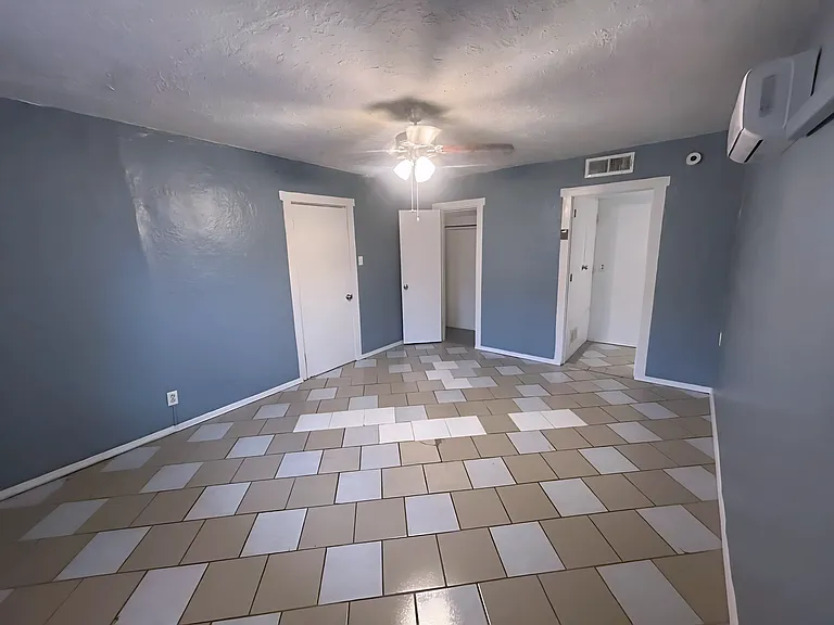 71 N Boone St #1 — Photo 22