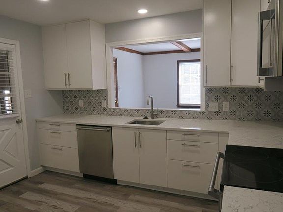 5th image of 592 Dellwood Dr