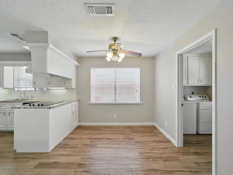 22406 Prince George St — Photo 16