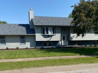 4275 Aspen Hills Dr, Bettendorf, IA