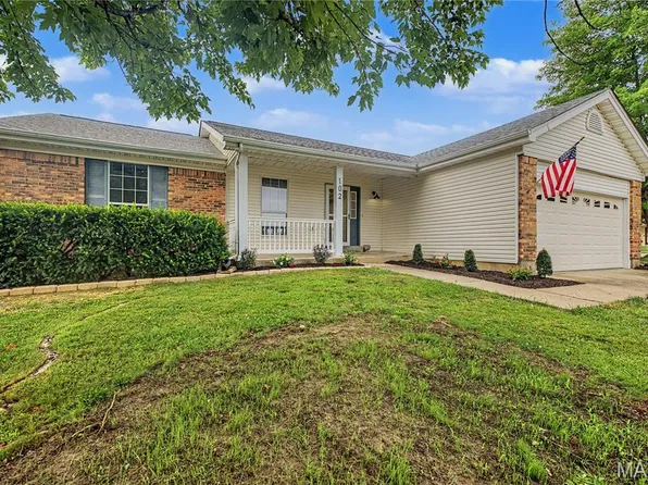 102 Rockaway Dr, O'Fallon, MO 63368