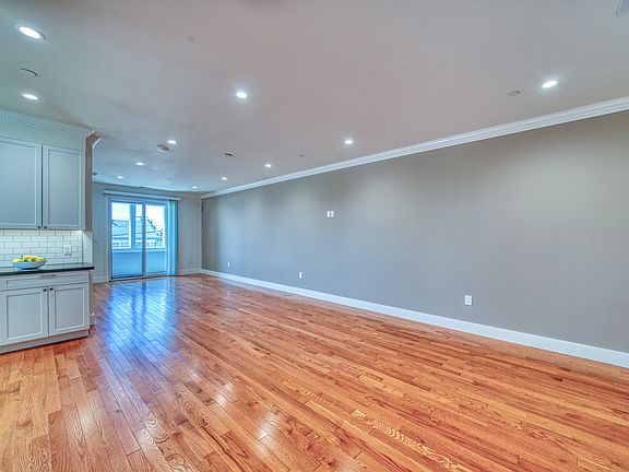 3rd image of 650 Mill St #202