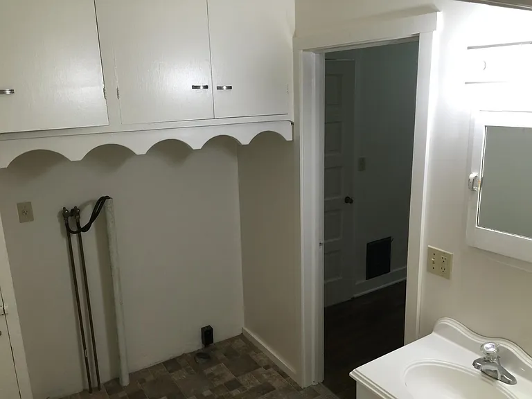 121 Center St #1 — Photo 10
