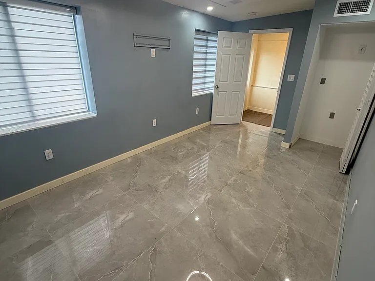 2335 Roosevelt St — Photo 3