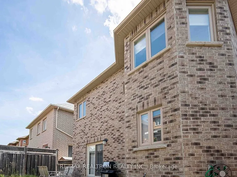 18 Ravine Edge Dr — Photo 32