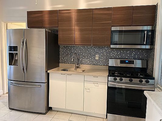 2nd image of 675 Greene Ave APT 1