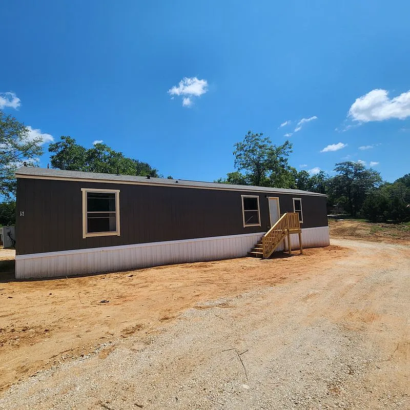 3 bed, 2.0 bath, 1024 sqft, $1,175 — Photo 1