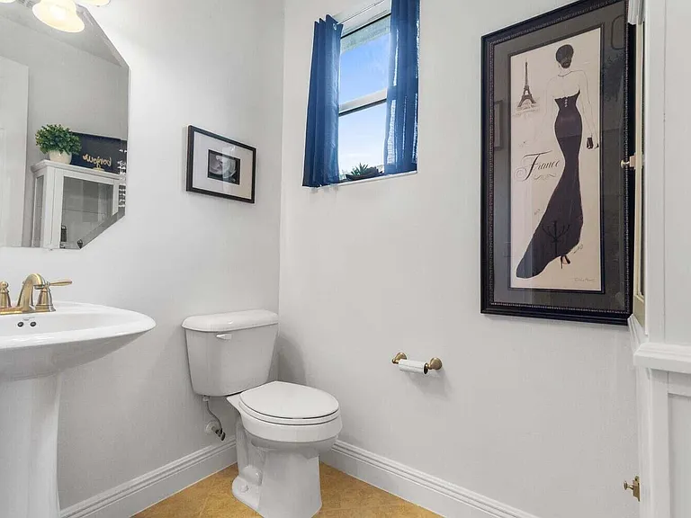 12170 SW Bennington Cir — Photo 16