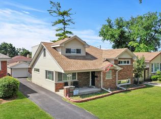 5055 Wick Dr, Oak Lawn, IL