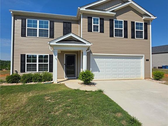 3rd image of 221 Culloden Dr