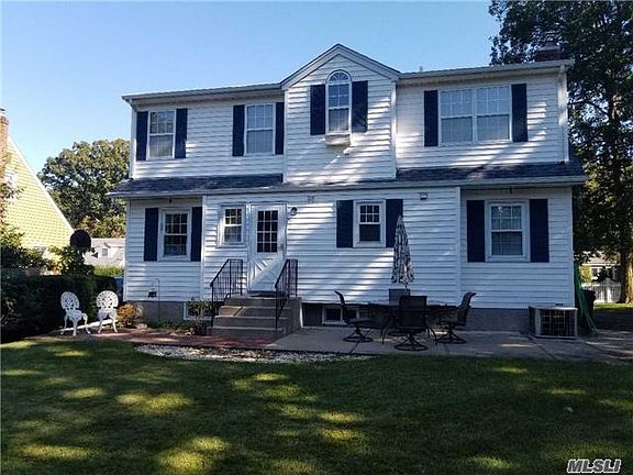 3rd image of 55 Circle Dr