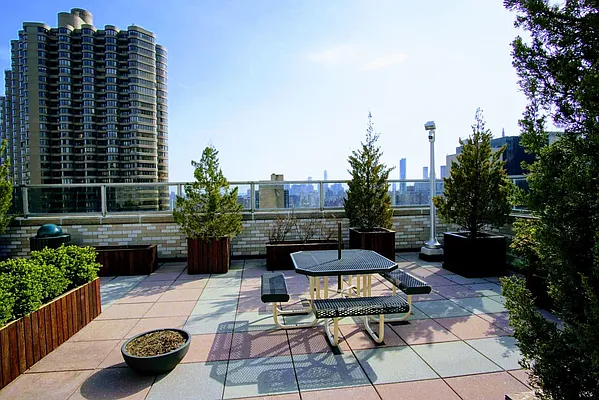 Rented by Keller Williams NYC | media 34